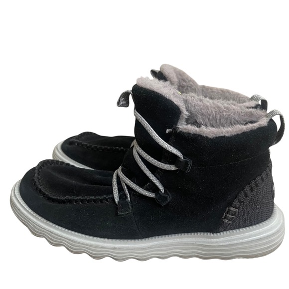 Hey Dude Reyes Suede Boot Black Women's Size 9 Fur Lined Ankle Boots pre owned - Picture 1 of 10